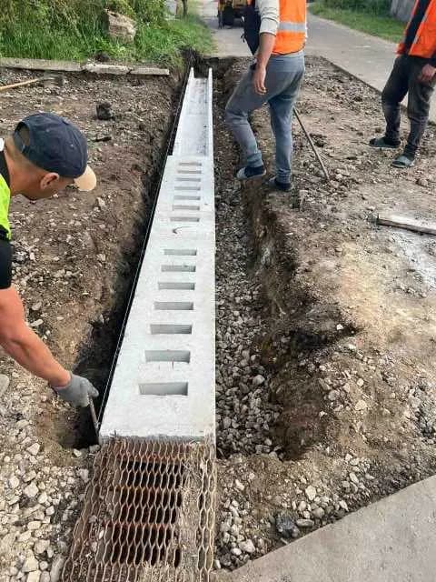 Влаштування водовідвідного лотка
